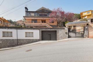 Chalet  C/ les baumes. Solvia inmobiliaria  chalet independiente sant llorenç savall