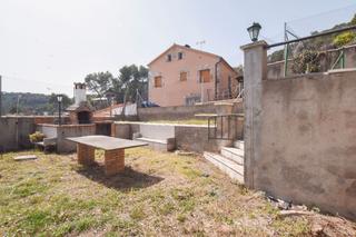 Chalet  C/ les baumes. Solvia inmobiliaria  chalet independiente sant llorenç savall