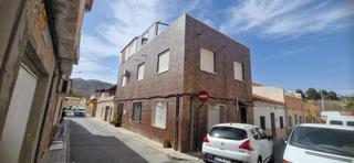 Casa aparellada  C/ goya. Solvia inmobiliaria  chalet adosado elda