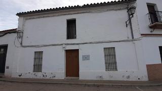 Casa aparellada  C/ huertas. Solvia inmobiliaria  chalet adosado guadalcanal