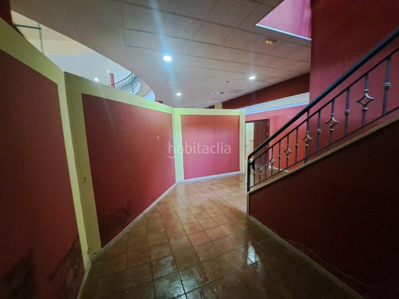 Foto bfb7fb49-2817-448b-9bdf-04aa79e6e1de. Fabrikhalle in Nuevo Parque - Los Rosales - Tráfico Pesado Huelva