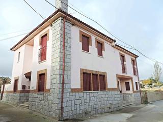 Chalet  C/ luna. Solvia inmobiliaria  casa miranda de azán