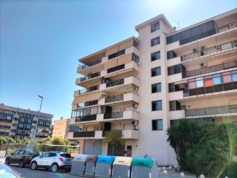 Foto f8bba421-5b56-4a82-8a9f-8eea1daeec7d. Local comercial a La Pineda Vila-seca