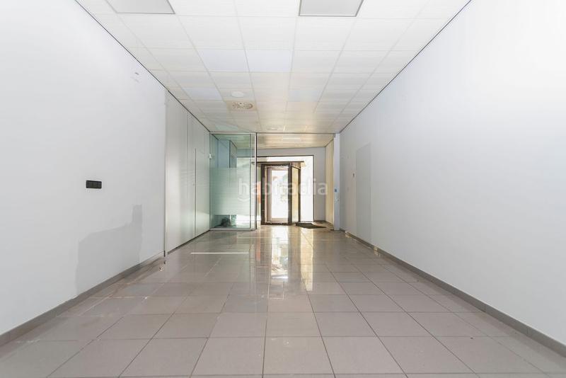 Foto 828188f3-8c87-4306-b05b-08d8fc5aff99. Local comercial a Centro Ferrol