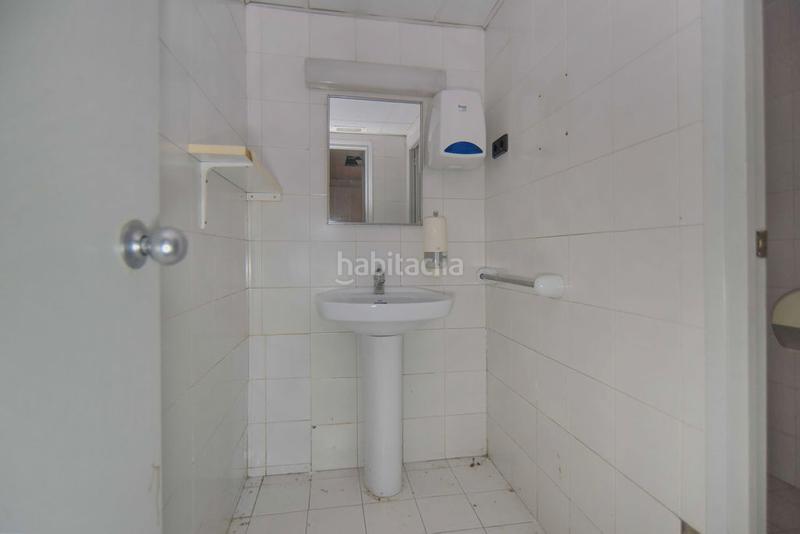 Foto 3d228a29-3889-448d-8da3-8cd63652ce7d. Locale commerciale in Sistrells Badalona