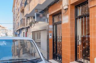 Pis  Av poeta mariano tomás. Solvia inmobiliaria  piso hellín