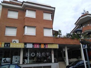 Local Comercial  C/ trinquet. Solvia inmobiliaria  locales deltebre