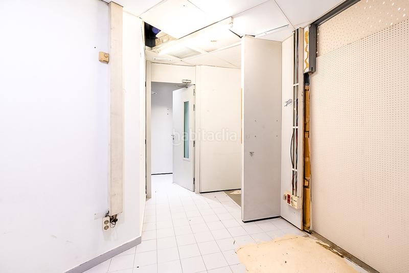 Foto 9853cbe2-a447-4f96-baad-87e2361f9fdd. Local comercial a Can Palet Terrassa