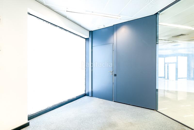 Foto a53b9086-fa86-470e-9661-e5ed6ef409d2. Local comercial a Can Palet Terrassa