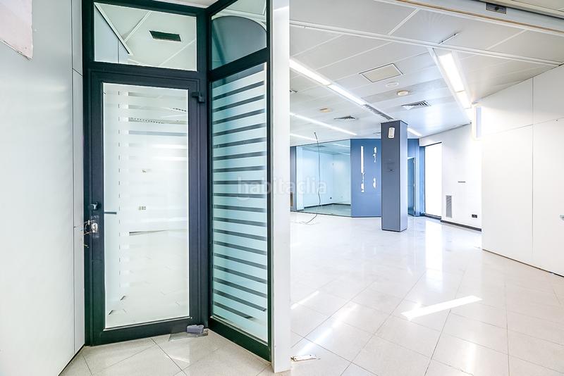 Foto c685fe9d-8992-40ad-9fbc-aba116886564. Local comercial a Can Palet Terrassa