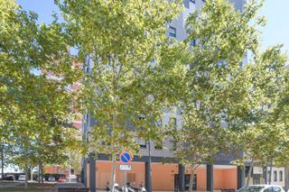 Etagenwohnung  C/ parlamet. Solvia inmobiliaria  piso terrassa