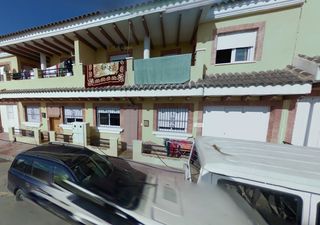 Casa aparellada a C/ Francisco de Orellana