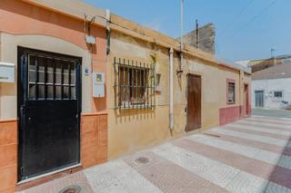 Chalet  Francisco estrella. Solvia inmobiliaria  casa roquetas de mar