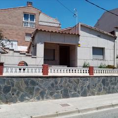 Casa aparellada  C/ palencia. Solvia inmobiliaria  chalet adosado rubí