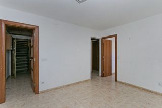 Pis  C/ joan salvat i papasseit. Solvia inmobiliaria  piso sant boi de llobregat