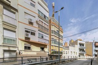 Pis  C/ joan salvat i papasseit. Solvia inmobiliaria  piso sant boi de llobregat