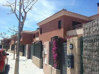 Casa aparellada  Paul cezanne. Solvia inmobiliaria  chalet adosado cambrils