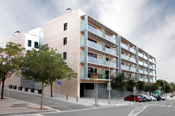 Foto e3cebb6d-3b3d-4665-966b-209a745b86a9. Car parking in Roses-Castellbell Sant Feliu de Llobregat