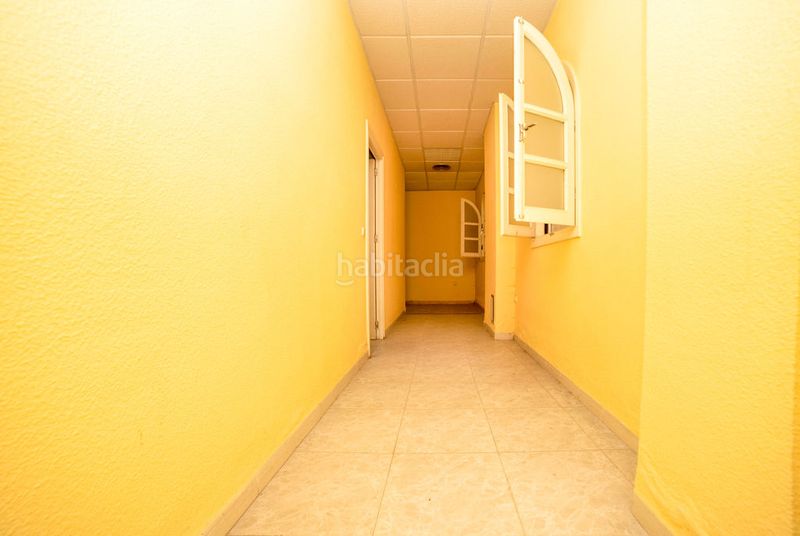 Foto 61db0d2b-8279-444e-b060-fca36dcd67f4. Local comercial a Beniel