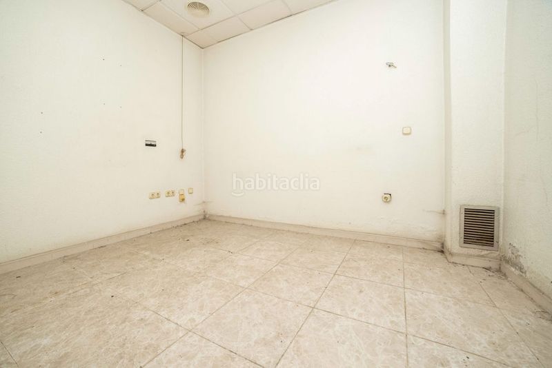 Foto 981412eb-cc65-430a-bdf6-523288bc2504. Local comercial a Beniel