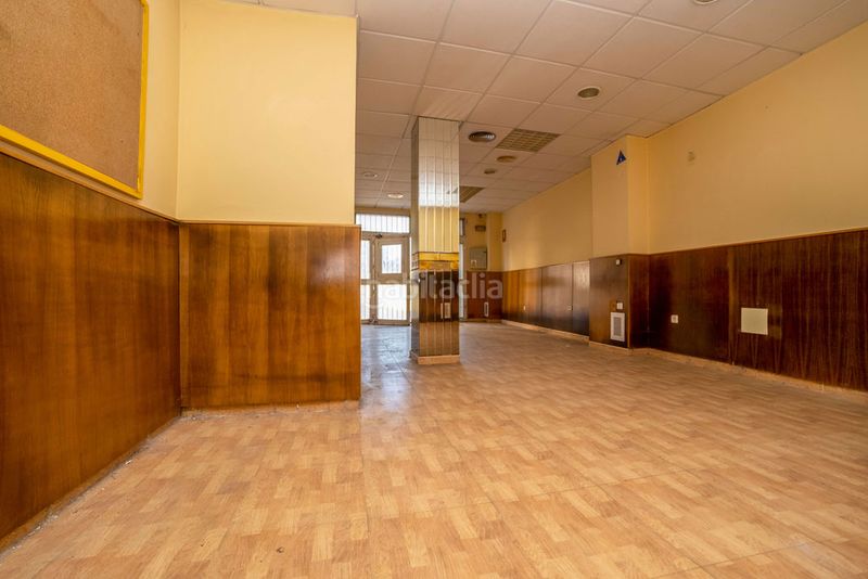 Foto ce1d6728-2064-4fb1-8db4-906c4fe71100. Local comercial a Beniel