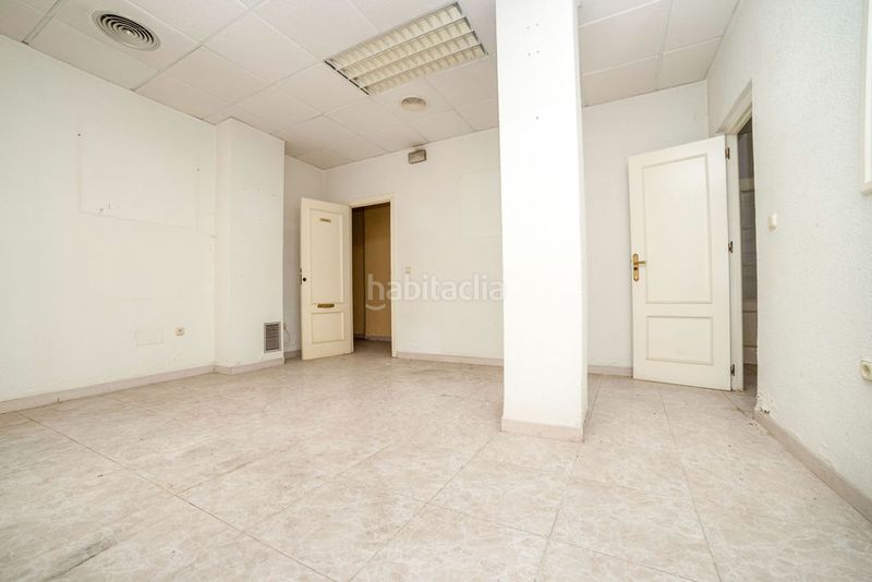 Foto d008e694-d57f-4d53-b798-a4c6d628cfcc. Local comercial a Beniel