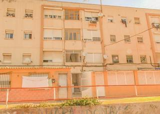 Piso  C/ alcalde martinez gasolinga. Solvia inmobiliaria  piso cartagena