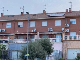 Casa aparellada  C/ los espejos. Solvia inmobiliaria  chalet adosado villanueva de la torre