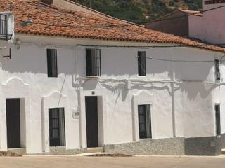 Casa aparellada  Cl valtelina. Solvia inmobiliaria  chalet adosado esparragosa de lares