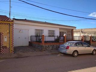Casa aparellada  Av extremadura. Solvia inmobiliaria  chalet adosado entrín bajo