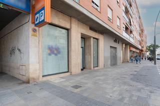 Local Comercial  C/ jerónimo santa fe. Solvia inmobiliaria  locales lorca