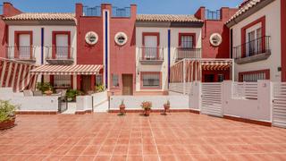 Maison jumelée  C/ entamador. Solvia inmobiliaria  chalet adosado dos hermanas