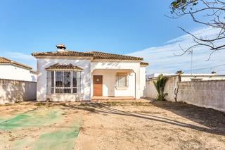 Chalet  Cm puerto de cotos. Solvia inmobiliaria  chalet independiente chiclana de la fronter