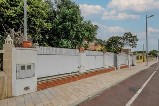 Chalet  Avda. les botigues. Solvia inmobiliaria  chalet independiente castelldefels