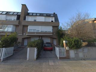 Casa aparellada  C/ riera palagret. Solvia inmobiliaria  chalet adosado girona