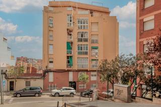 Piso  C/ ricardo strauss. Solvia inmobiliaria  piso badalona