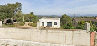 Xalet  C/ viella y c/ tarragona. Solvia inmobiliaria  chalet independiente mediona