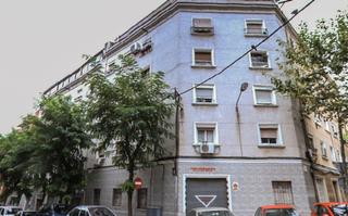 Etagenwohnung  C/ empordà. Solvia inmobiliaria  piso hospitalet de llobregat el