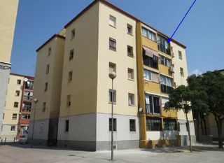 Piso  C/ badajoz. Solvia inmobiliaria  piso badalona