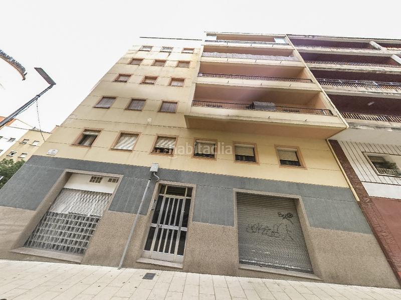 Foto b7c039ac-afdf-44cb-bdee-4987daec152c. Local comercial a Turó de la Peira Barcelona