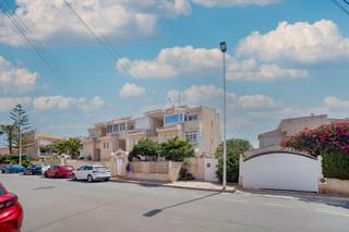 Pis  C/ jacinto benavente (urbanización los frutales - partido del to. Solvia inmobiliaria  piso torrevieja