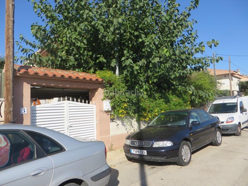 Foto 586daddd-eee5-41ec-ad12-d3a6fdfac983. Casa aparellada a Creixell