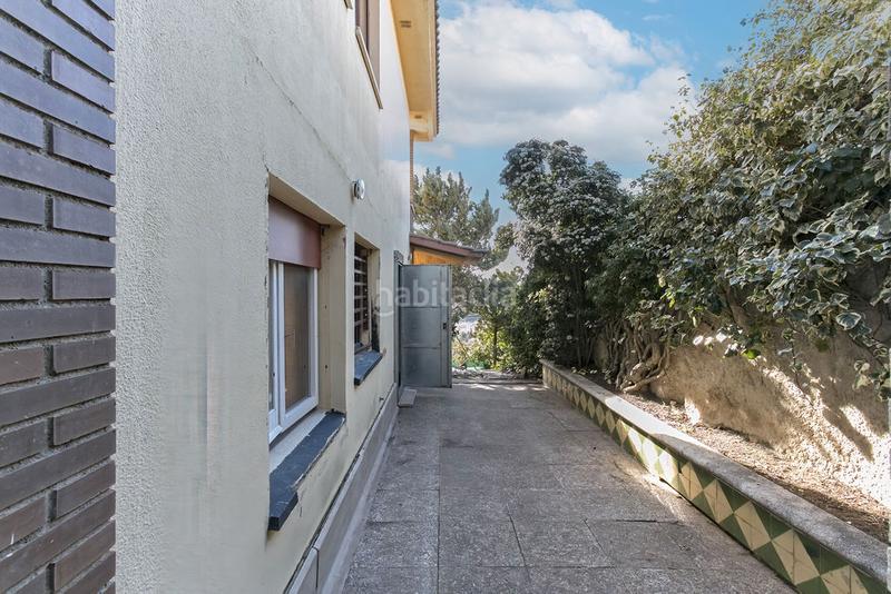 Foto afbee8ff-5d94-440b-8735-c6ed730a4783. Xalet amb piscina a Sant Quintí de Mediona