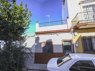 Maison jumelée  C/ roque de balduque. Solvia inmobiliaria  chalet adosado sevilla