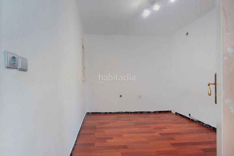 Foto e990ef0e-da91-46c3-92ff-006d333866f9. Àtic a Fondo Santa Coloma de Gramenet
