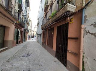 Local Comercial  C/ nou de sant antoni. Solvia inmobiliaria  locales olot