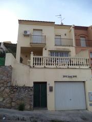 Casa pareada  C/ fino. Solvia inmobiliaria  chalet adosado alhaurín de la torre