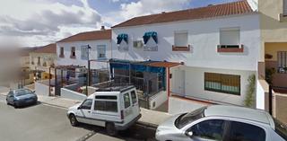 Casa aparellada  C/ joaquín turina. Solvia inmobiliaria  chalet adosado peñarroyapueblonuevo