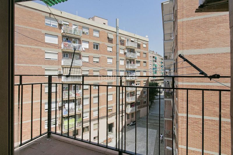 Foto ef4cd5d7-f93a-4eef-8f72-97315f1c7320. Pis a Centre Rubí