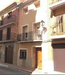 Casa aparellada  Plaza constitución. Solvia inmobiliaria  chalet adosado anna
